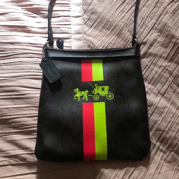 Coach Crossbody Brown Leather Messenger Bag. - Picture 2 of 9